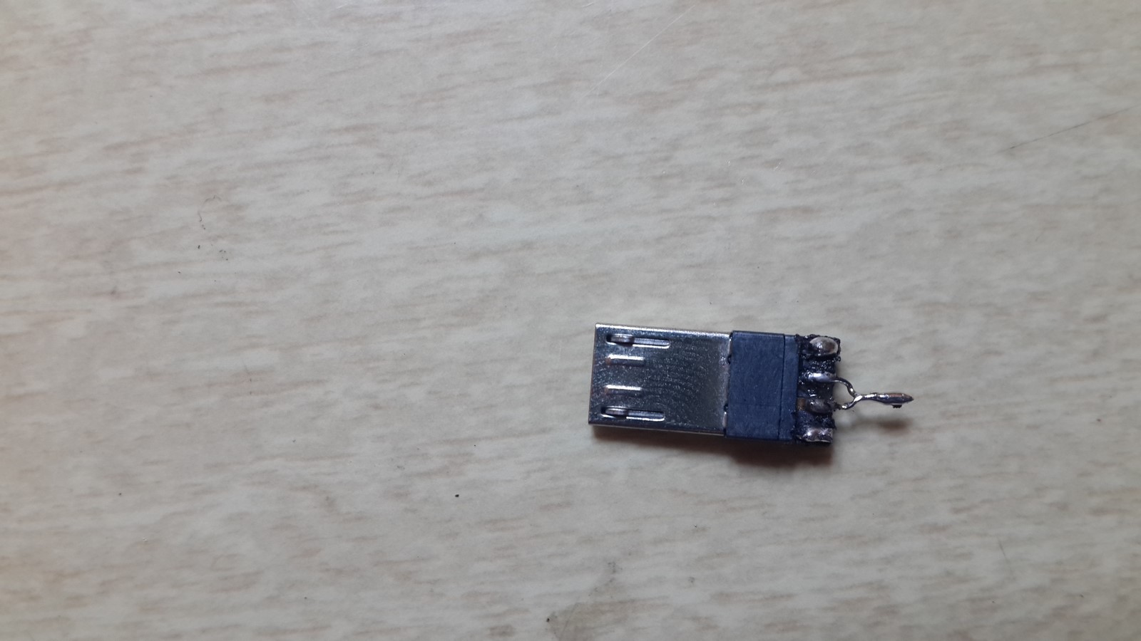 USB micro connector solder data pins