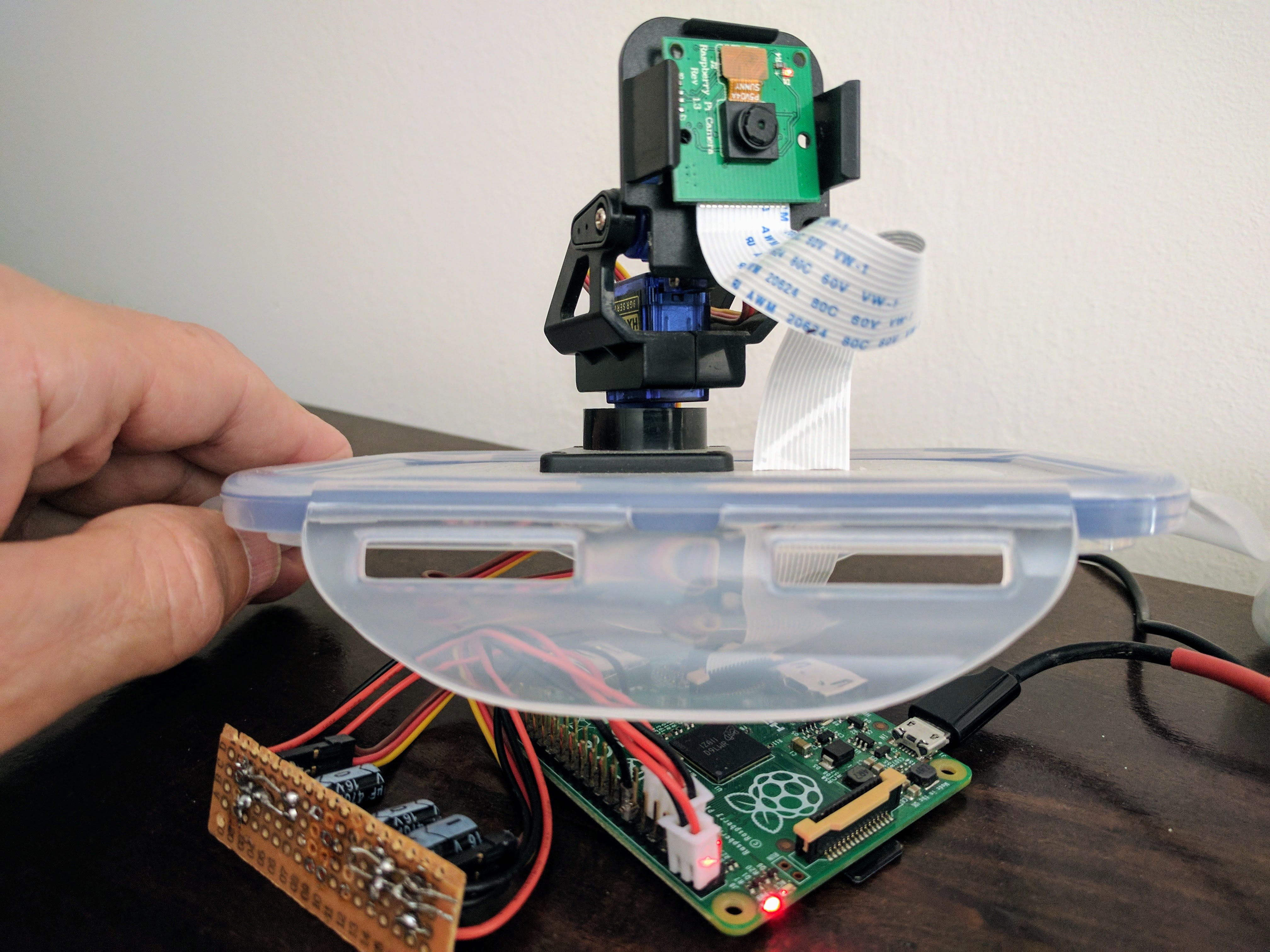 raspberry pi pan tilt camera